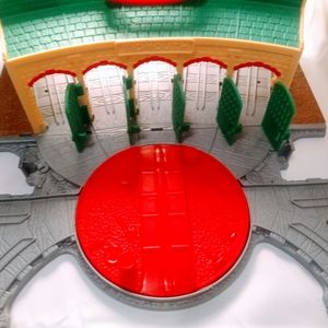 Thomas The Train Tidmouth Fold Up Playset Rare! 2009